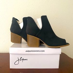 Open toe heeled booties